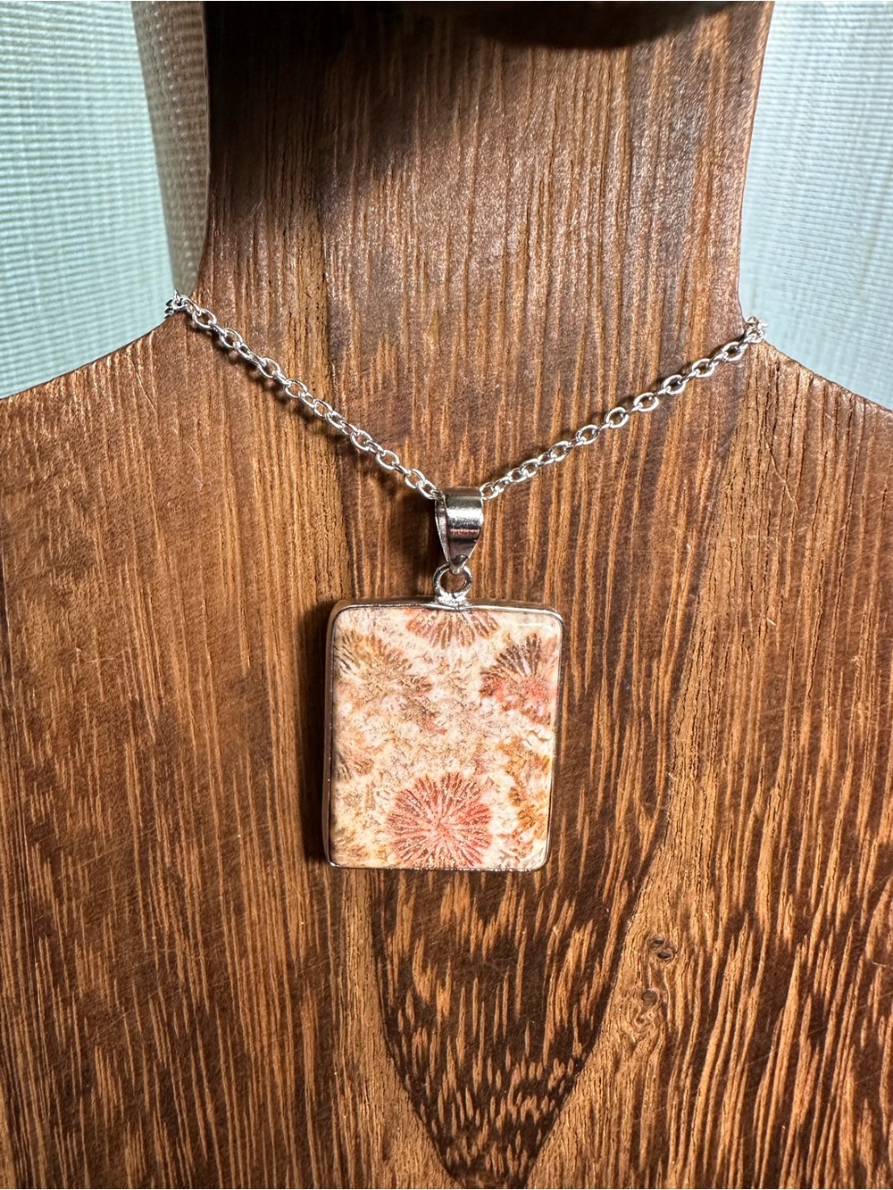 Coral Fossil Pendant Necklace on Silver Plated Box Chain - Picture 4 of 16
